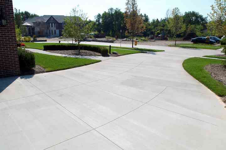 https://www.metropolitanconcrete.com/wp-content/uploads/2024/07/DSCF0004-Model-Home-Concrete-Driveway_2_11zon.jpg